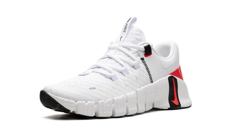 Nike Free Metcon 5 Men's Training Shoe – White/Bright Crimson (DV3949-100)